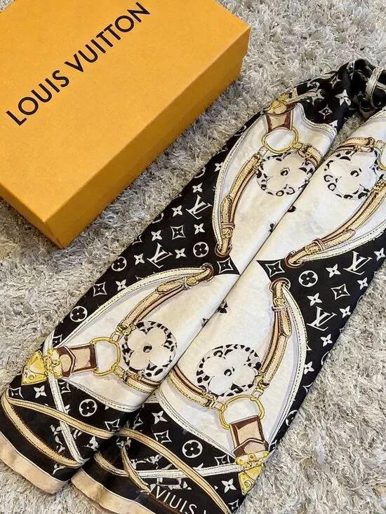 Louis Vuitton Monogram Confidential Square 90 - Picture 2 of 3